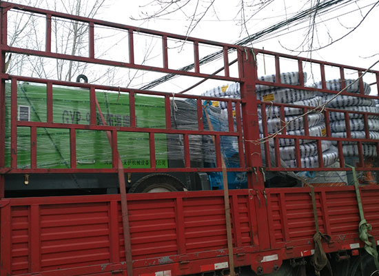 液壓濕噴機、雙液注漿機、優質噴漿管發貨現場