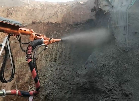 無(wú)線遙控工程底盤(pán)濕噴機(jī)械手施工視頻